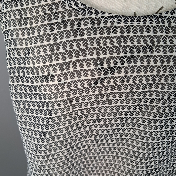 Old Navy Tank Top Womens Small Black Aztec Print Boho Lightweight Semi-Sheer - Picture 3 of 5